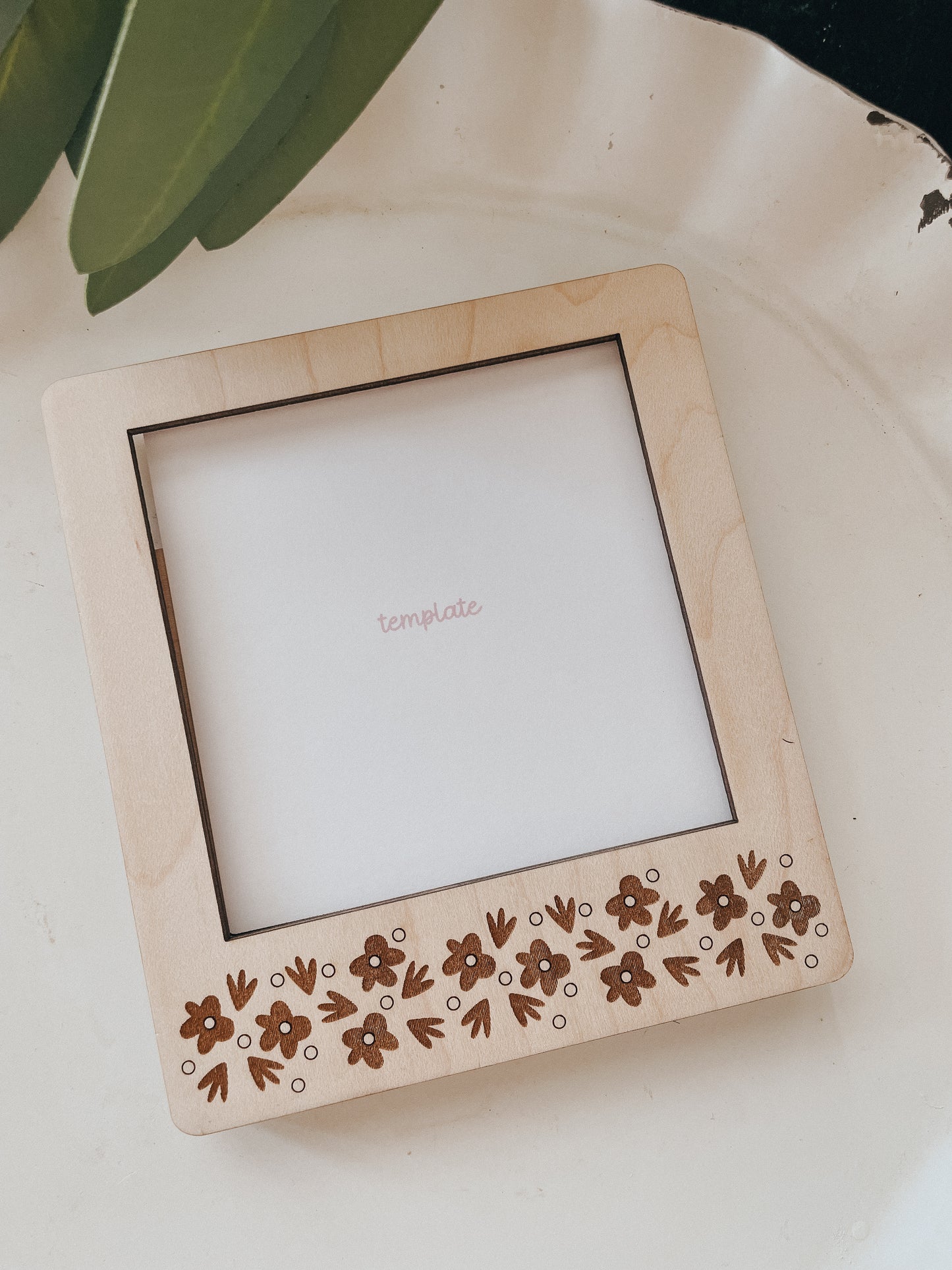 Large Frame | Magnet