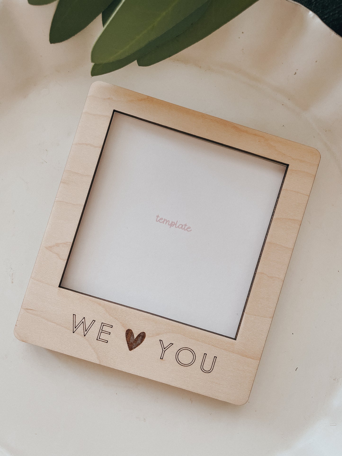 Large Frame | Magnet