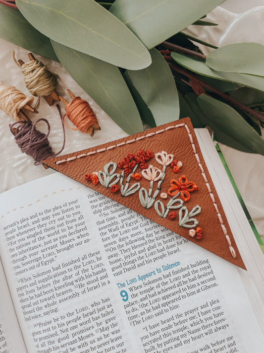 DIY Bookmark | Embroidery