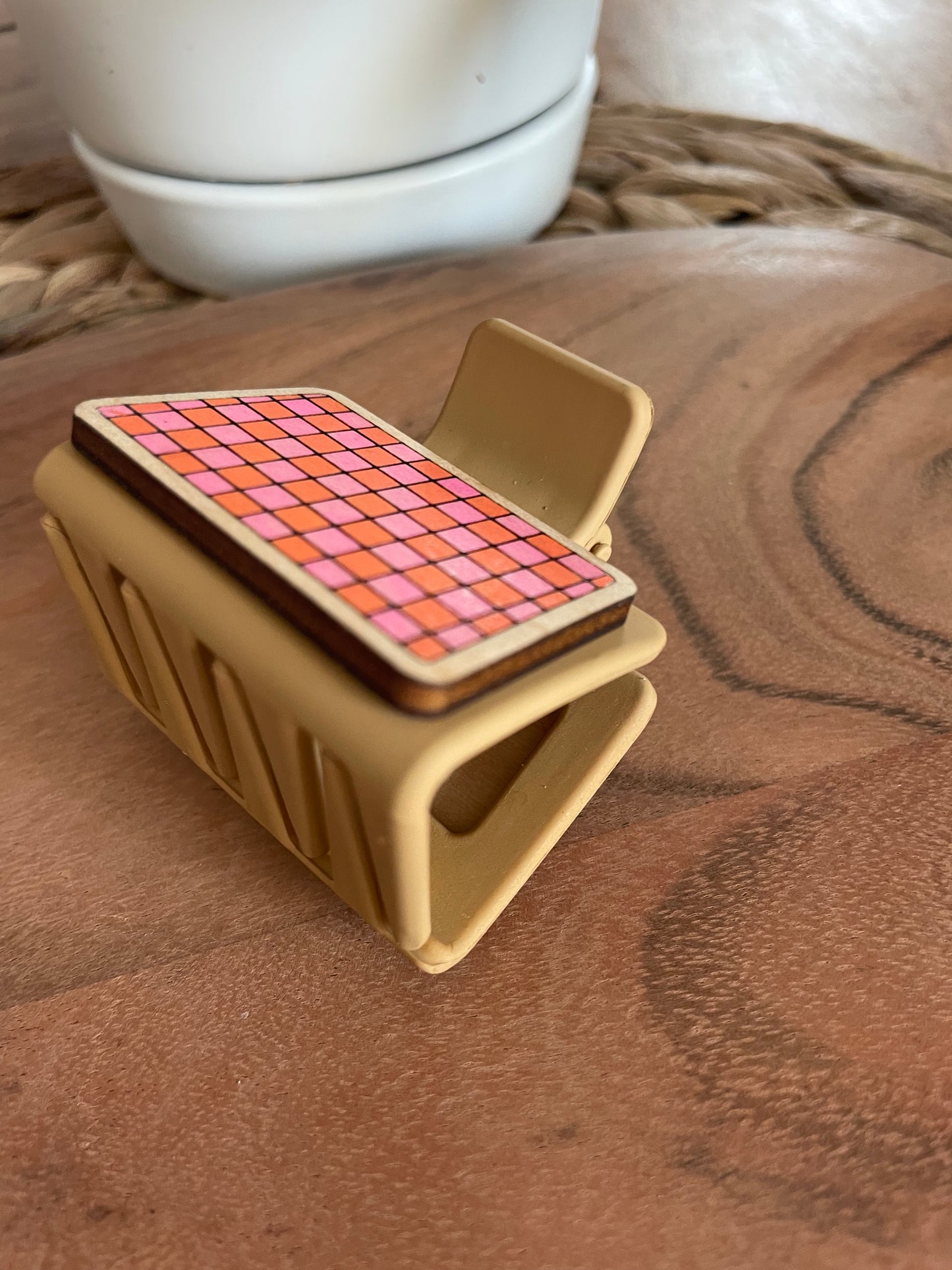 Pink Checkered | Medium Clip